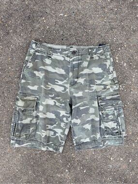 Men's Camo Cargo Shorts - Green Camouflage